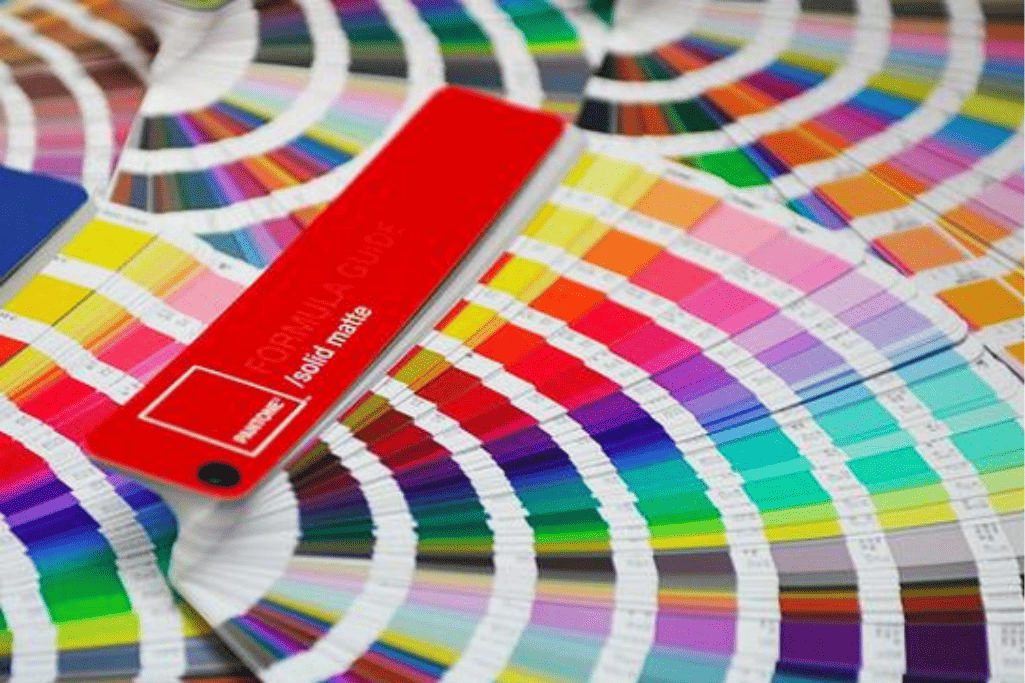 6 Mukauta väriä Pantone-värikortin mukaan