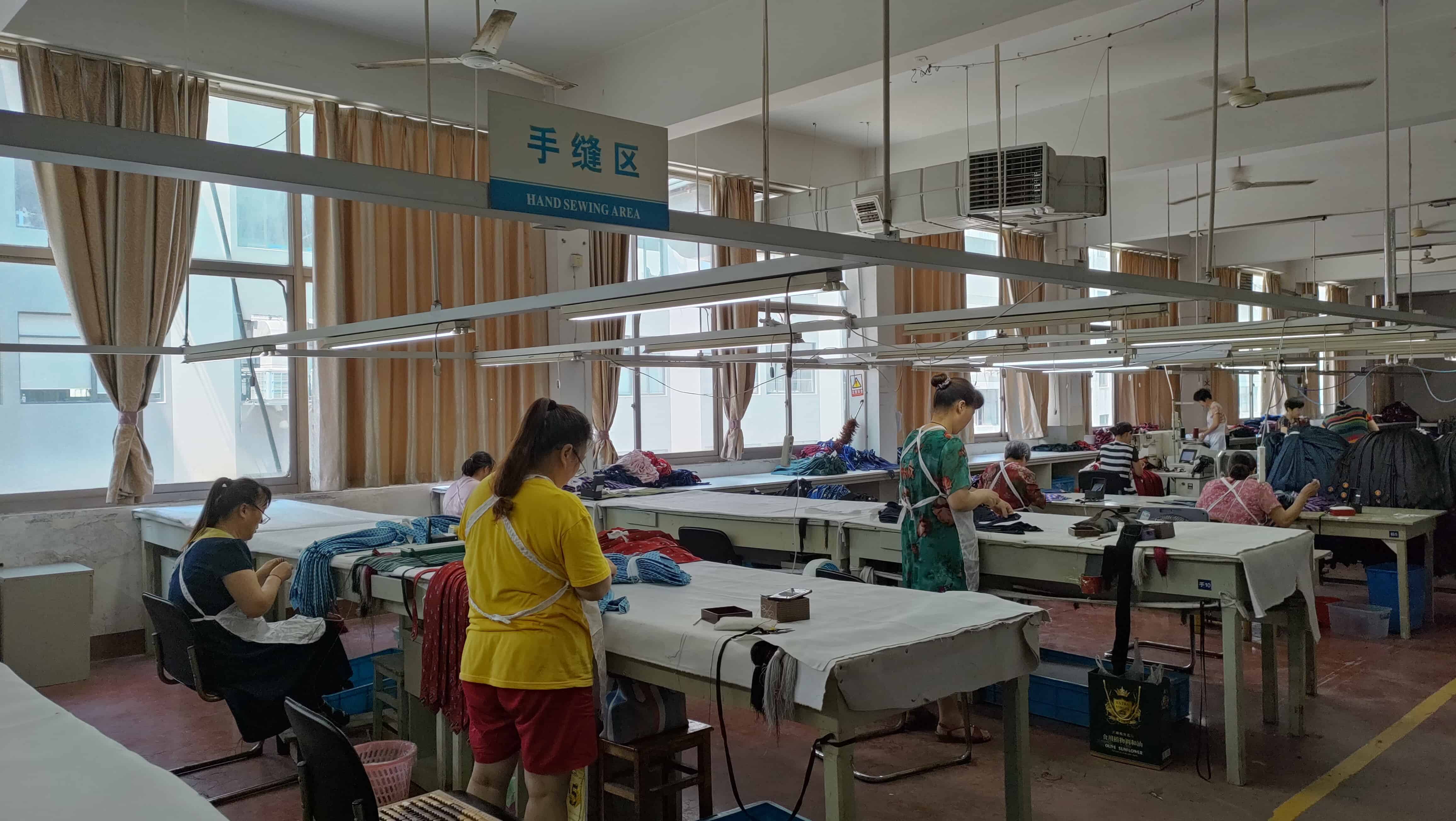 Fabricació de corbates a la Xina
